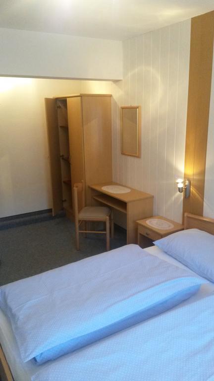 Apartamento Haus Mary Russbach am Pass Gschütt Exterior foto