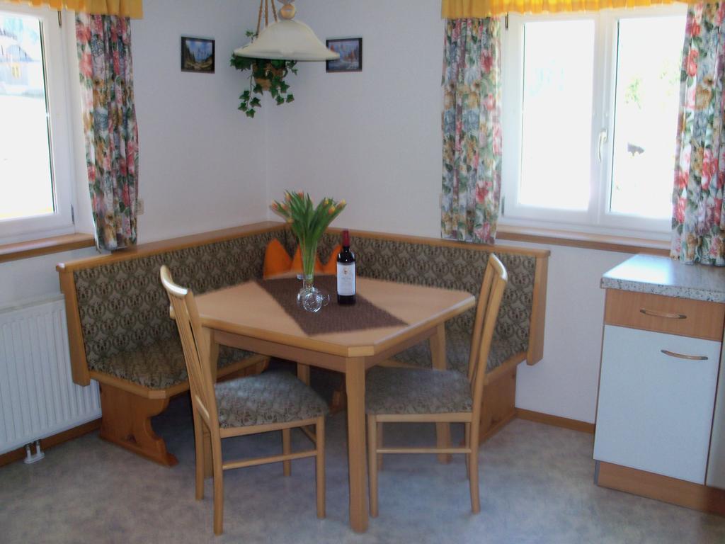 Apartamento Haus Mary Russbach am Pass Gschütt Exterior foto
