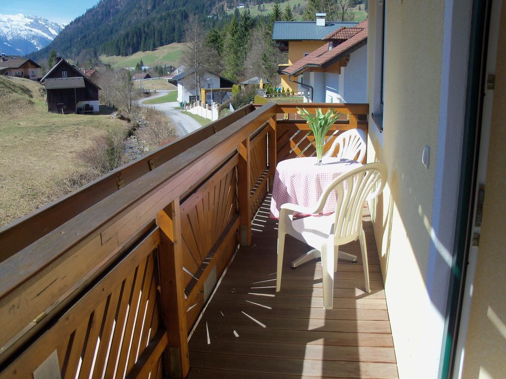 Apartamento Haus Mary Russbach am Pass Gschütt Exterior foto