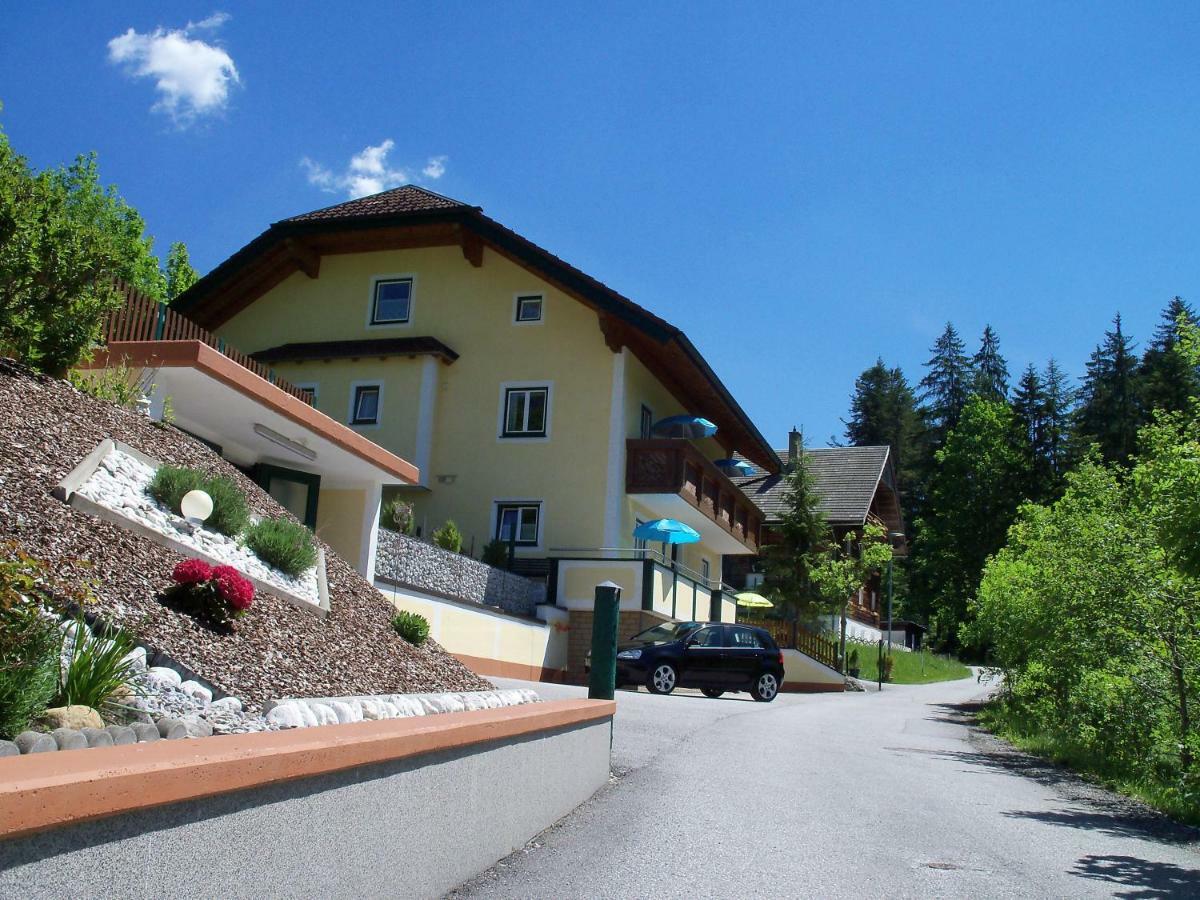 Apartamento Haus Mary Russbach am Pass Gschütt Exterior foto