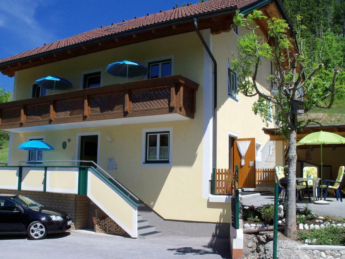 Apartamento Haus Mary Russbach am Pass Gschütt Exterior foto